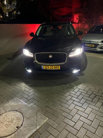 מודעת רכב יגואר F-Pace