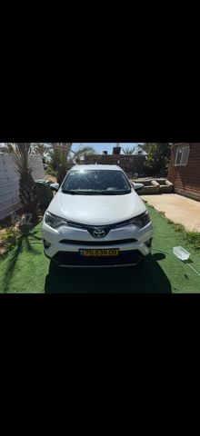 טויוטה RAV4