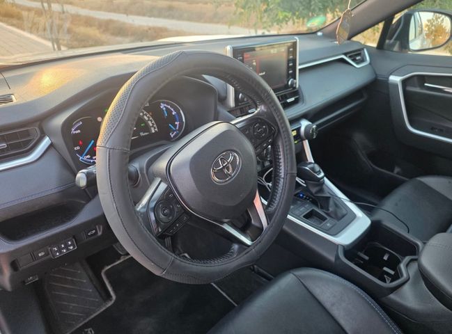 טויוטה RAV4