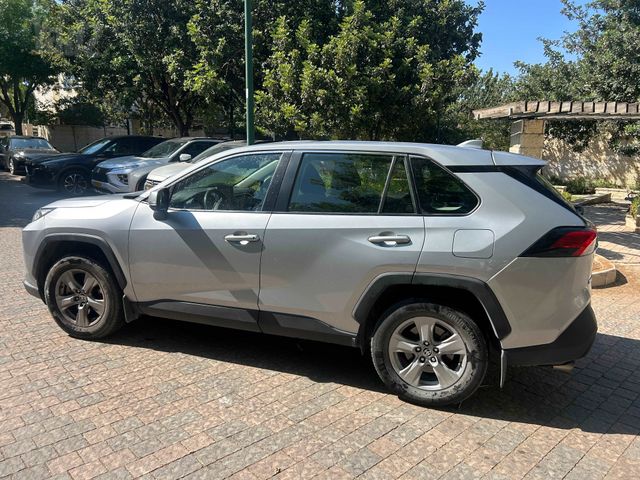 טויוטה RAV4
