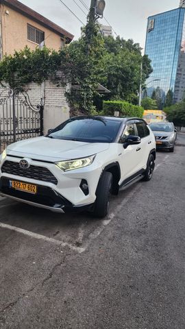 מודעת רכב טויוטה RAV4
