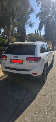 מודעת רכב ג'יפ גרנד צ'ירוקי