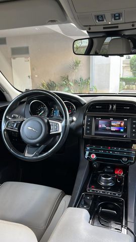 יגואר F-Pace