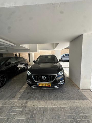 מודעת רכב אם ג'י EHS PHEV