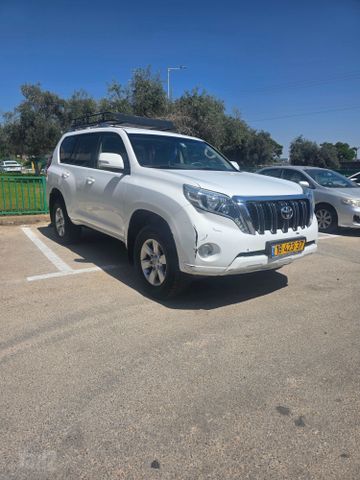 טויוטה לנד קרוזר