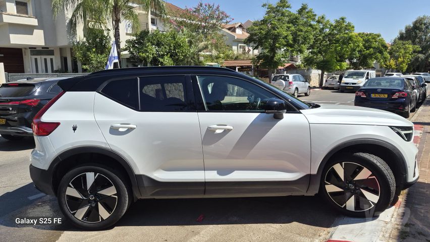 מודעת רכב וולוו XC40
