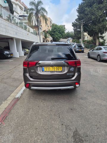 מיצובישי אאוטלנדר