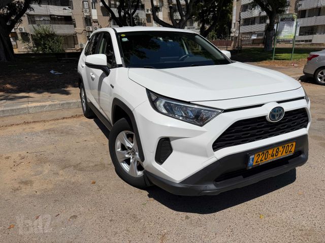 טויוטה RAV4