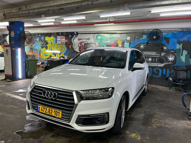 מודעת רכב אאודי Q7