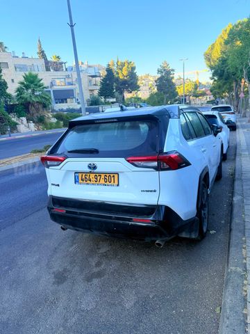 מודעת רכב טויוטה RAV4