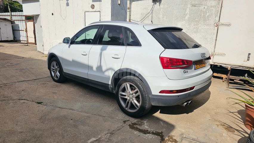 אאודי Q3