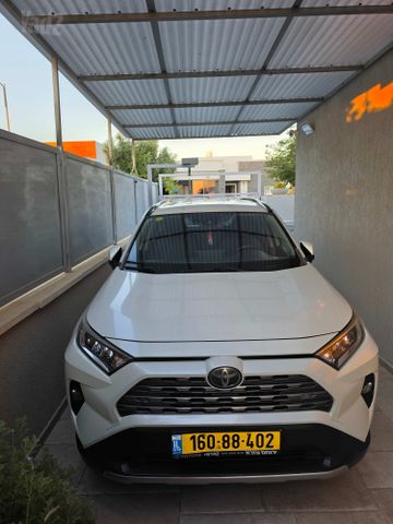 מודעת רכב טויוטה RAV4