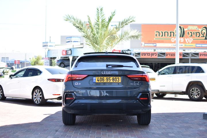 אאודי Q3