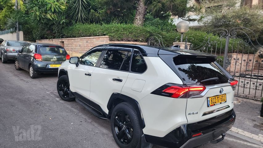 טויוטה RAV4