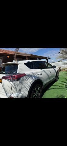 טויוטה RAV4