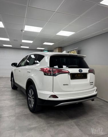 טויוטה RAV4
