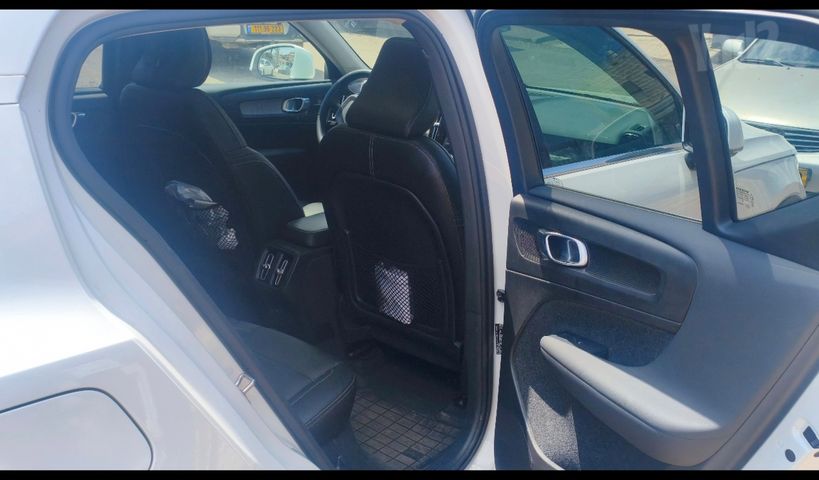 וולוו XC40