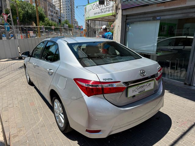 טויוטה קורולה