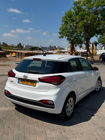 יונדאי i20