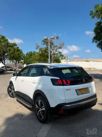 פיג'ו 3008