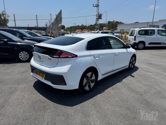 יונדאי איוניק