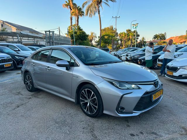 טויוטה קורולה