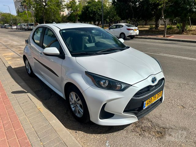 טויוטה יאריס