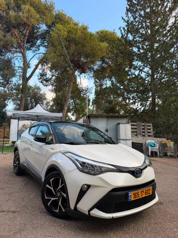 מודעת רכב טויוטה C-HR