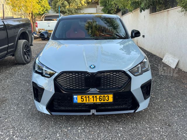 ב מ וו iX2