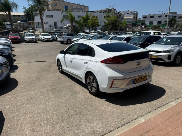 יונדאי איוניק