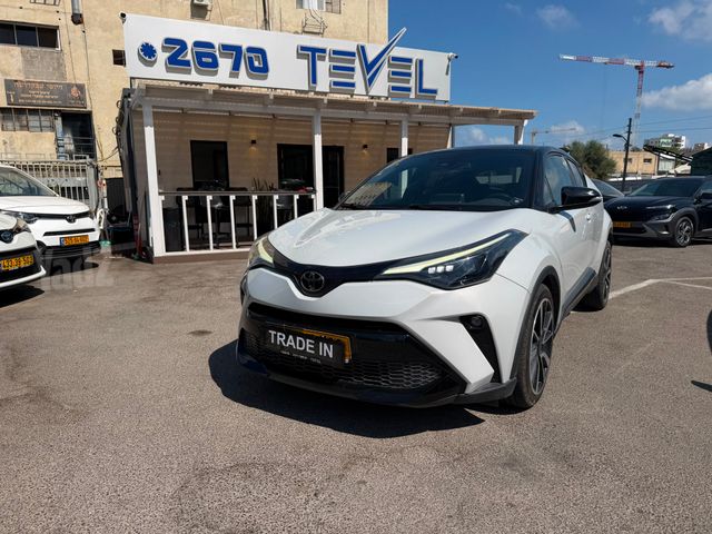 מודעת רכב טויוטה C-HR