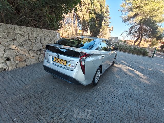 טויוטה פריוס