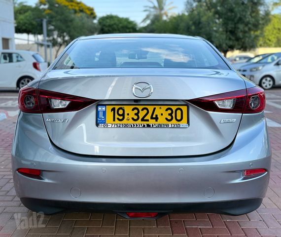 מאזדה 3