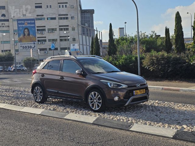 יונדאי I20 קרוס