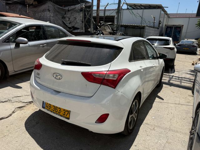 יונדאי i30