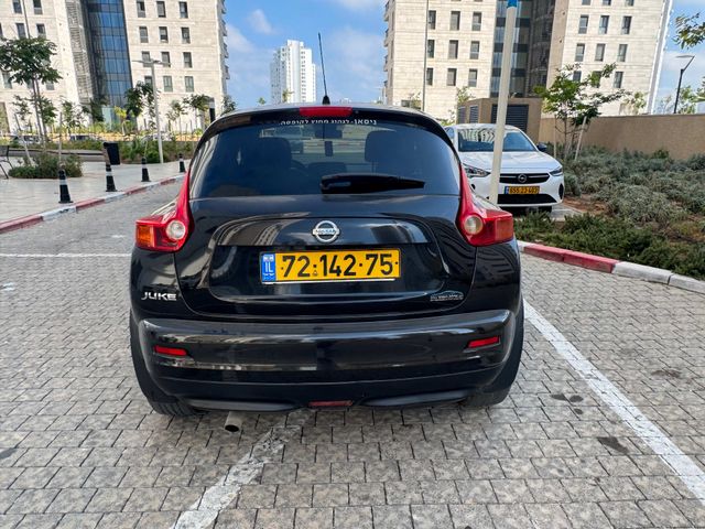 ניסאן ג'וק