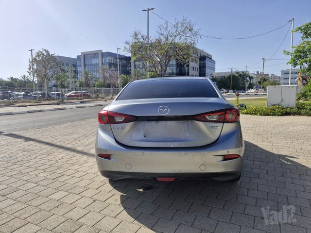 מאזדה 3