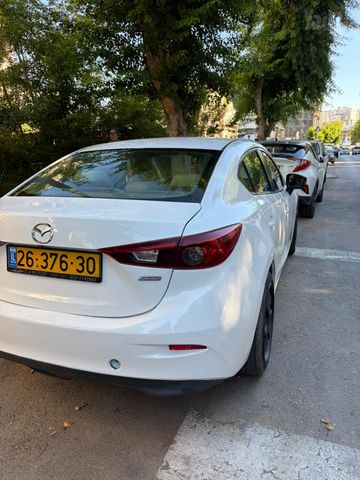 מודעת רכב מאזדה 3