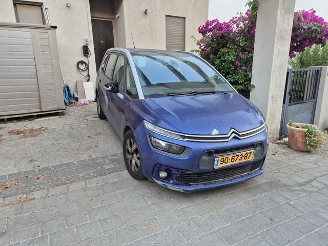 מודעת רכב סיטרואן C4 פיקאסו