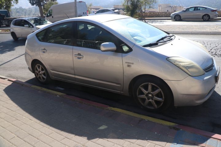 מודעת רכב טויוטה פריוס