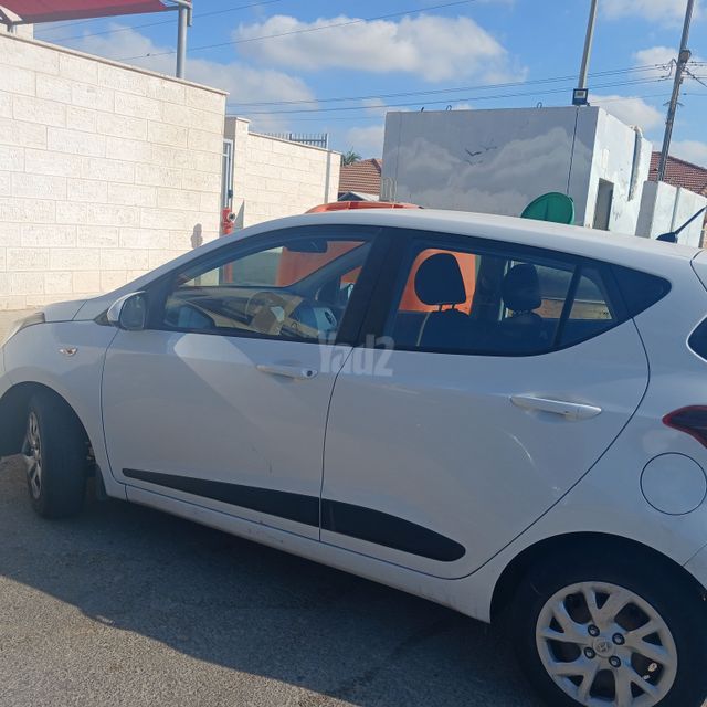 יונדאי i10