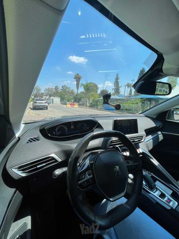 פיג'ו 3008