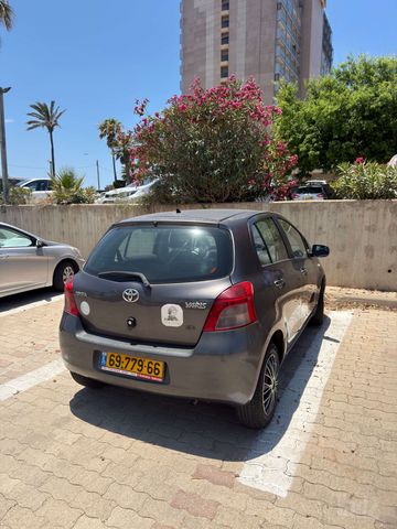 טויוטה יאריס