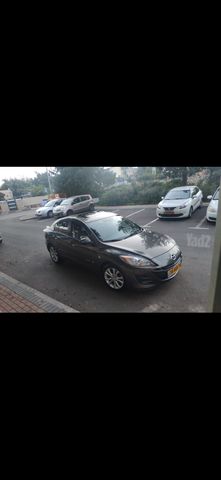 מודעת רכב מאזדה 3