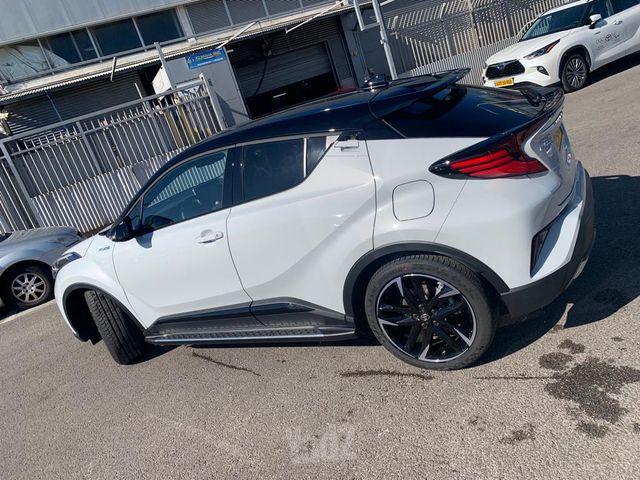 מודעת רכב טויוטה C-HR