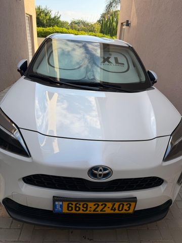 מודעת רכב טויוטה יאריס קרוס