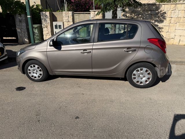 מודעת רכב יונדאי i20