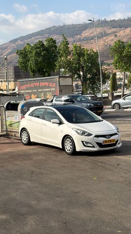 יונדאי i30