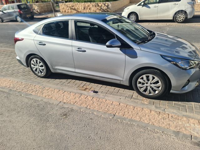 יונדאי אקסנט i25