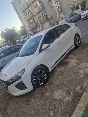 יונדאי איוניק